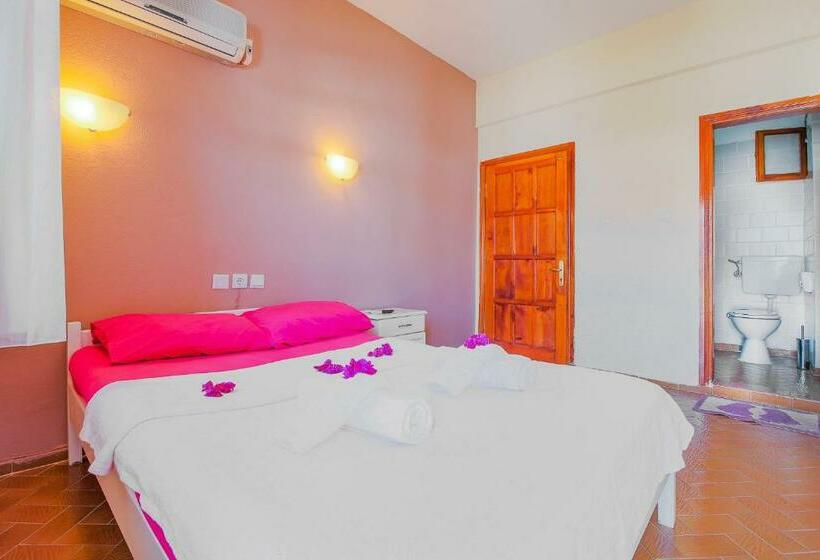 اتاق استاندارد یک نفره, Saray