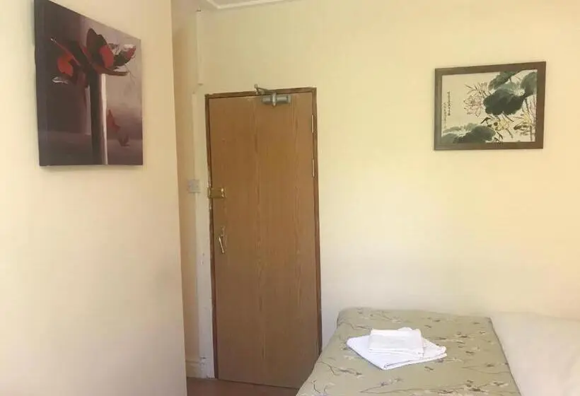 اتاق استاندارد با سرویس بهداشتی مشترک, Atlas Oxford House
