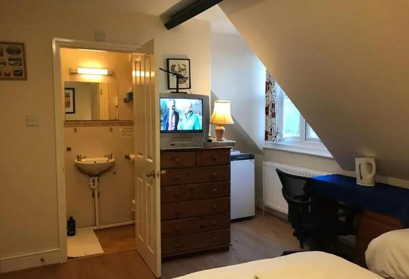 اتاق استاندارد سه نفره, Atlas Oxford House