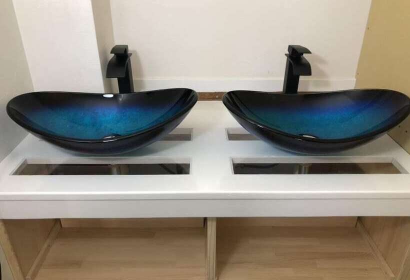 ルームシェアのワンベッド, Sapporo Princess Hotel   Hostel