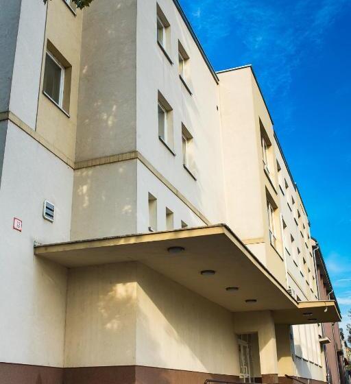 اتاق اکونومی, Danubius Szálló