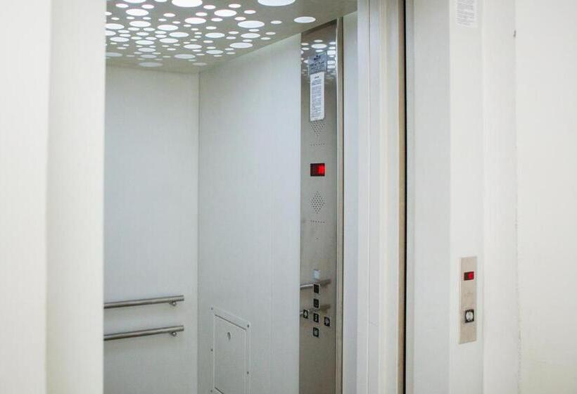 اتاق اکونومی, Danubius Szálló