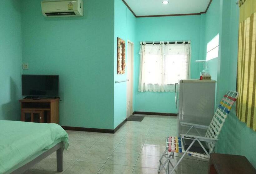 디럭스 룸, Benjaporn Bungalow