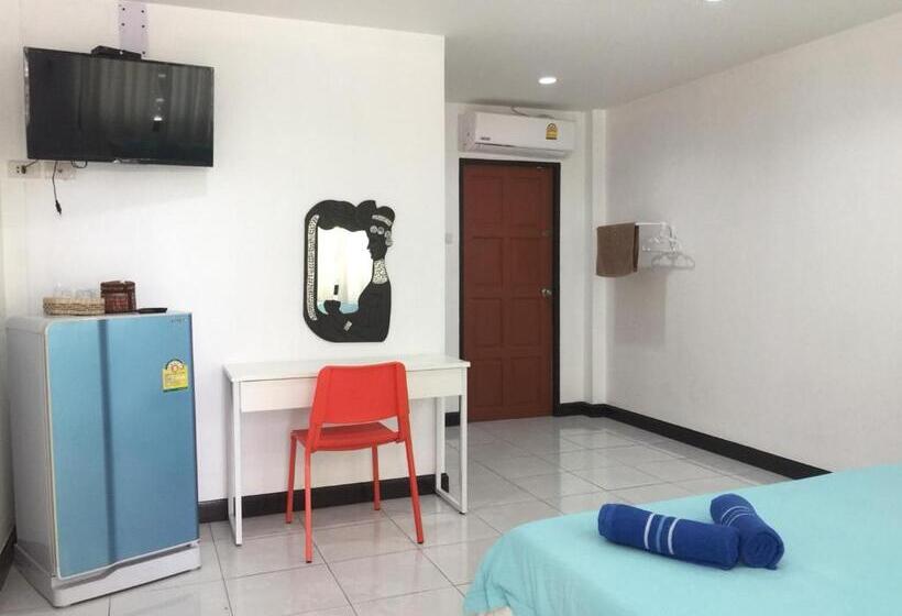 디럭스 룸, Benjaporn Bungalow