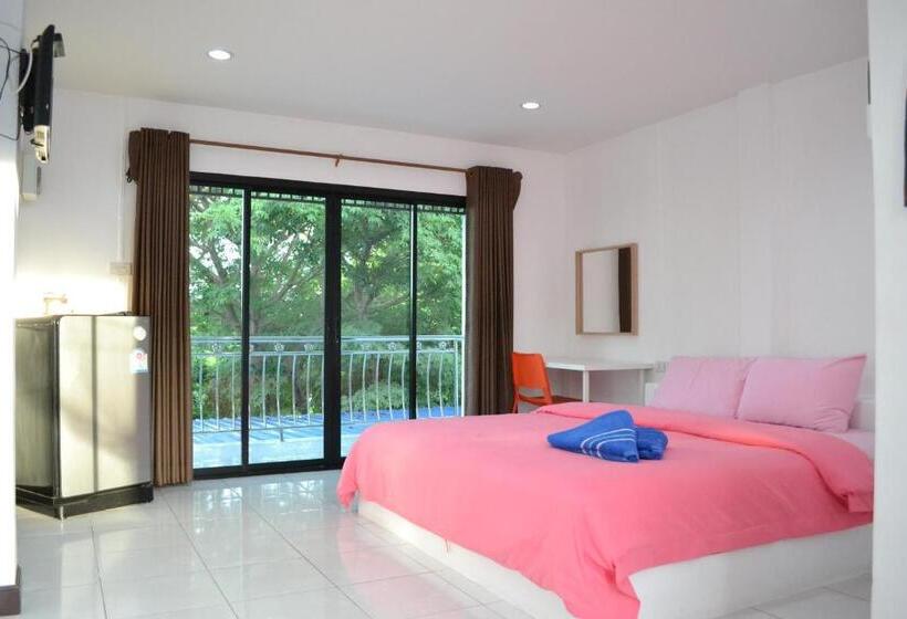 디럭스 룸, Benjaporn Bungalow