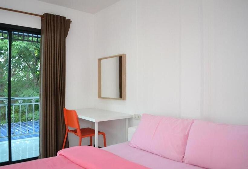 디럭스 룸, Benjaporn Bungalow