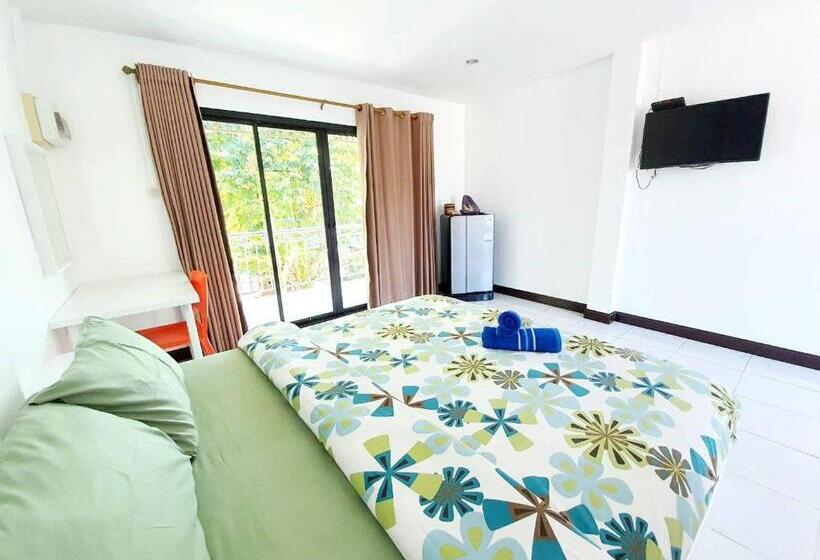 디럭스 룸, Benjaporn Bungalow