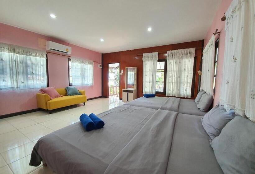 اتاق استاندارد چهار تخته, Benjaporn Bungalow
