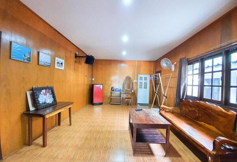 بنگله خانوادگی, Benjaporn Bungalow