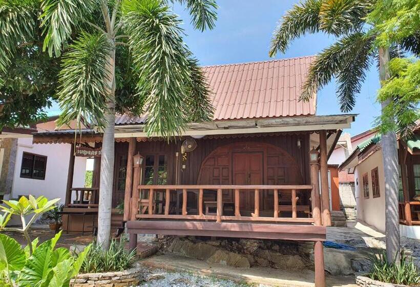 بنگله خانوادگی, Benjaporn Bungalow
