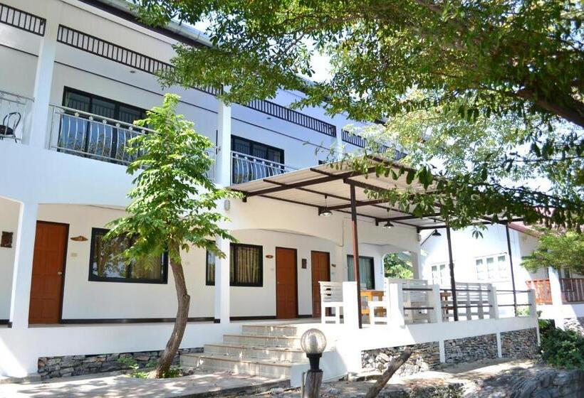 디럭스 룸, Benjaporn Bungalow