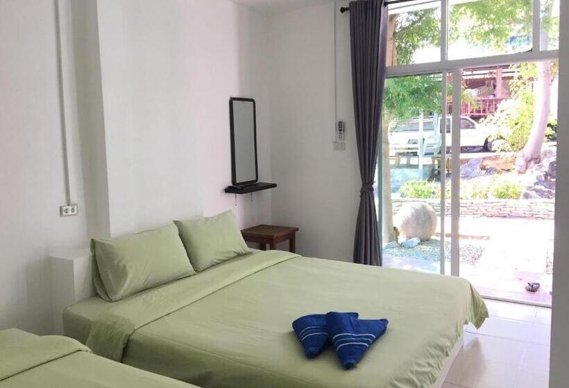 اتاق استاندارد چهار تخته, Benjaporn Bungalow