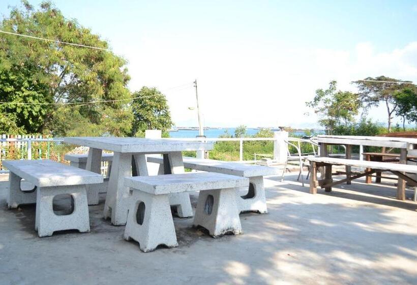 חדר סטנדרט לארבעה, Benjaporn Bungalow