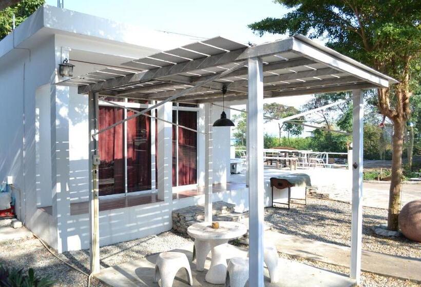 4인용 스탠다드 룸, Benjaporn Bungalow