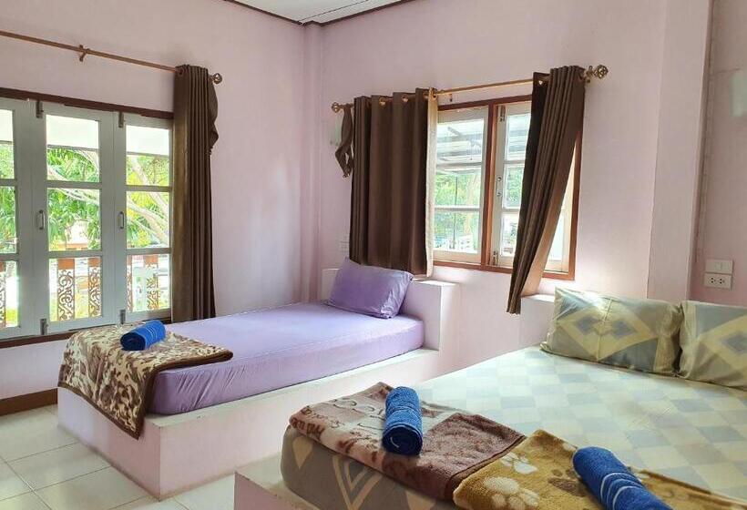 בונגלו משפחתי, Benjaporn Bungalow