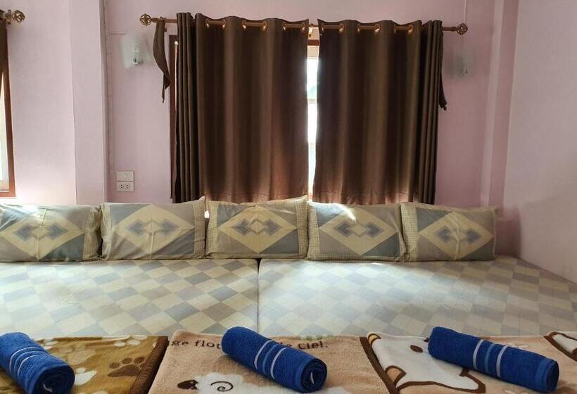 패밀리 방갈로, Benjaporn Bungalow