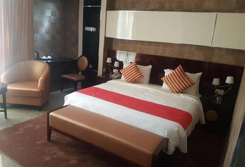 اتاق لوکس با تخت بزرگ, Conference Hotel , Abeokuta