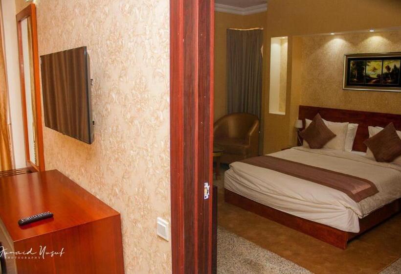 اتاق لوکس با تخت بزرگ, Conference Hotel , Abeokuta