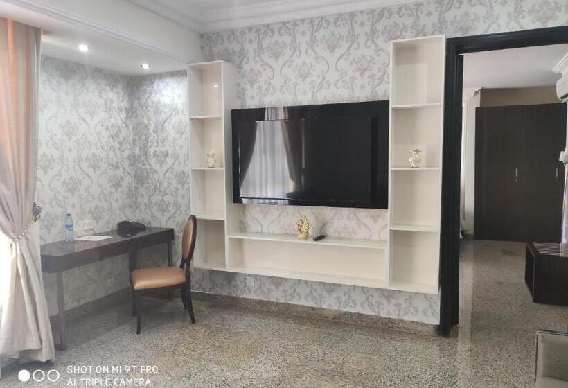 استودیوی لوکس, Conference Hotel , Abeokuta