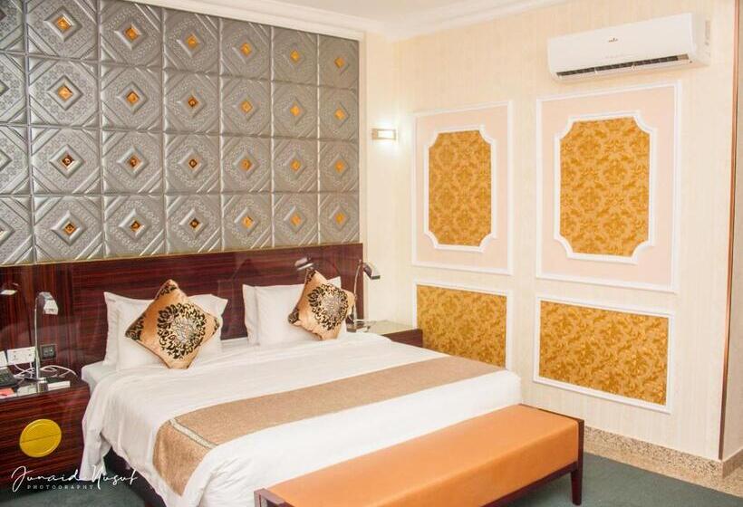سوییت جونیور, Conference Hotel , Abeokuta