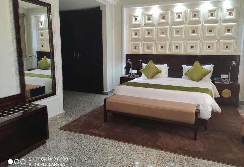 سوییت جونیور, Conference Hotel , Abeokuta