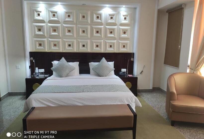 اتاق لوکس, Conference Hotel , Abeokuta