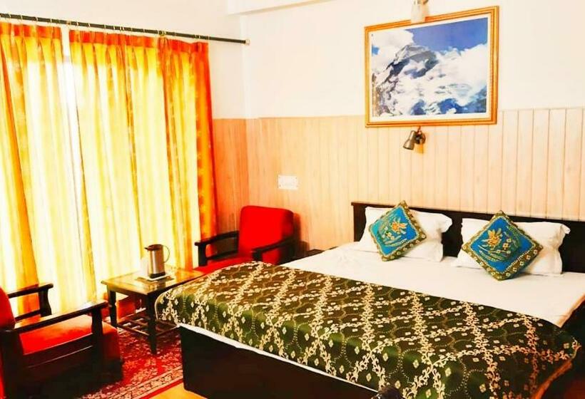 Номер Deluxe с Балконом, Jaishnavi Homestay  Mukteshwar
