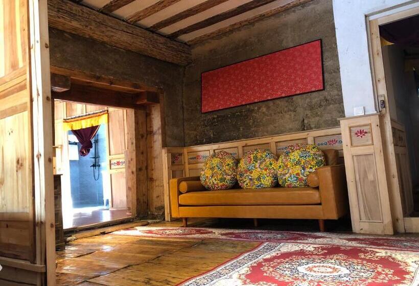 バス共有のスタンダードルーム, Shangri La Xiangye Listen To The Rain