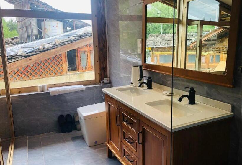 スタンダードスタジオ, Shangri La Xiangye Listen To The Rain