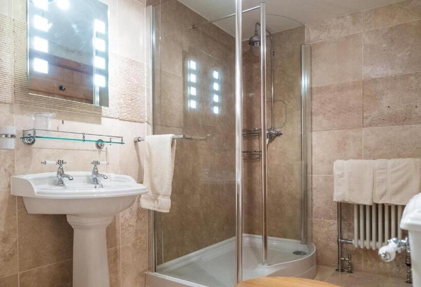 スタンダードルーム, The Wayside And Whisky Barn