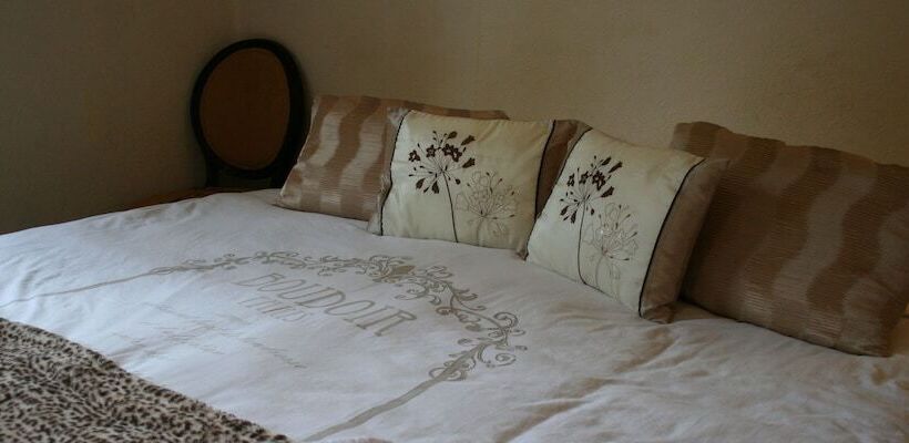 غرفة عائلية, The Angel Inn