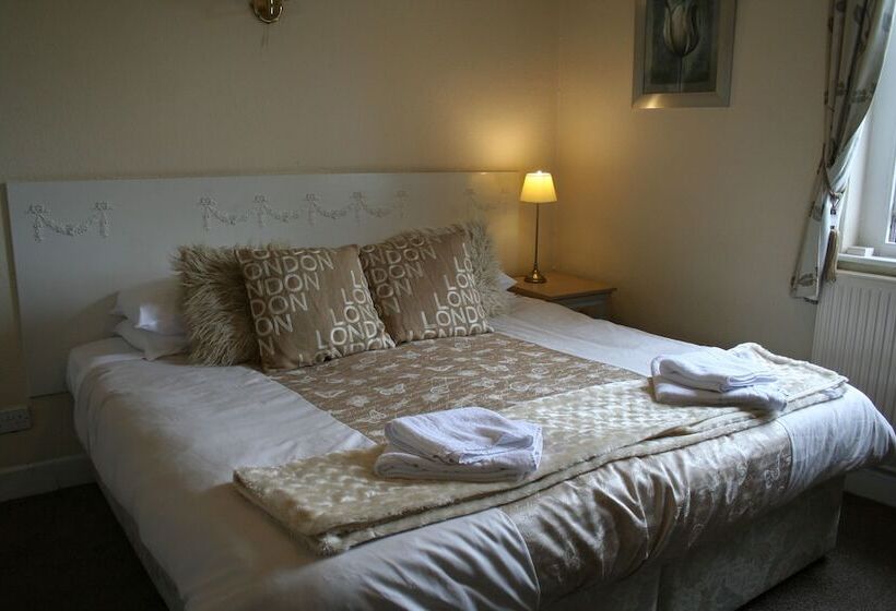 غرفة عائلية, The Angel Inn