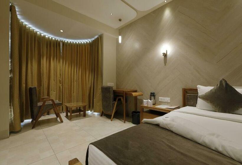 带阳台的豪华间, Artilla Inn