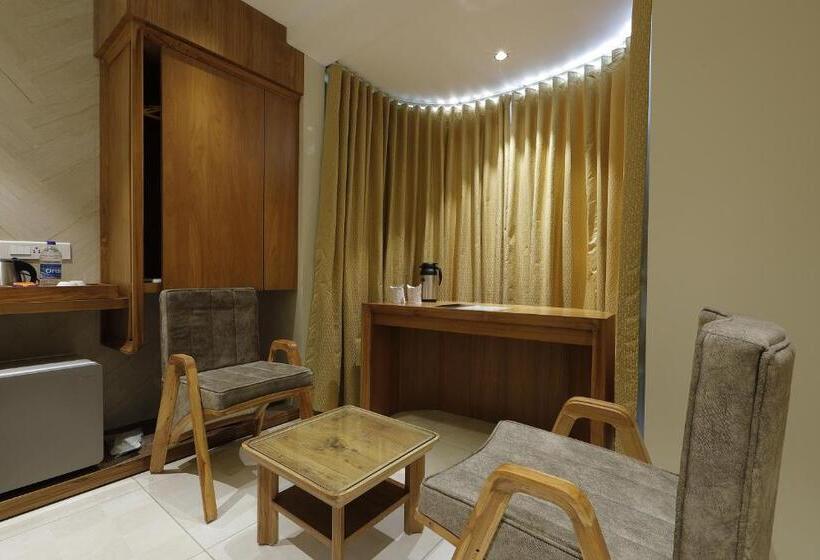 豪华房间, Artilla Inn