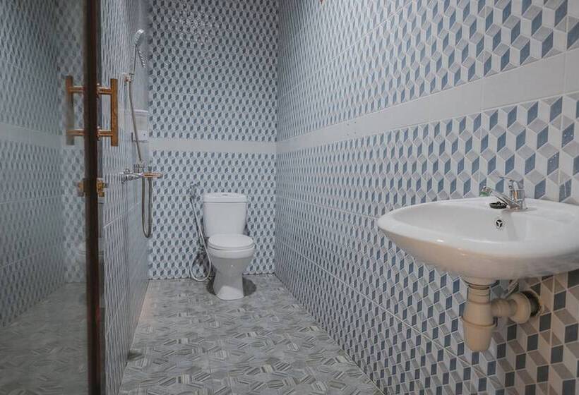 Номер Стандарт, Reddoorz Plus Near Istana Maimun Medan