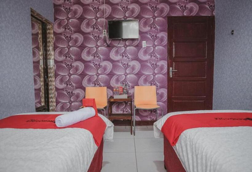 Номер Стандарт, Reddoorz Plus Near Istana Maimun Medan