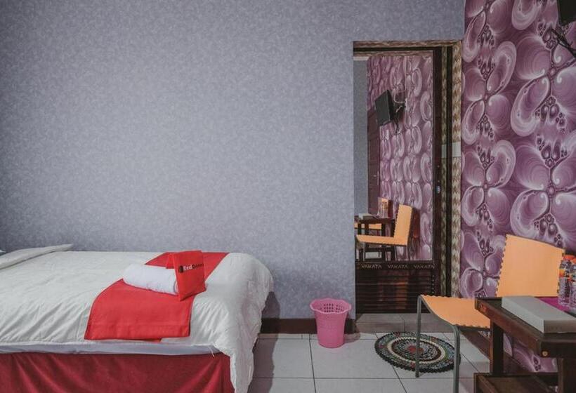 Номер Стандарт, Reddoorz Plus Near Istana Maimun Medan