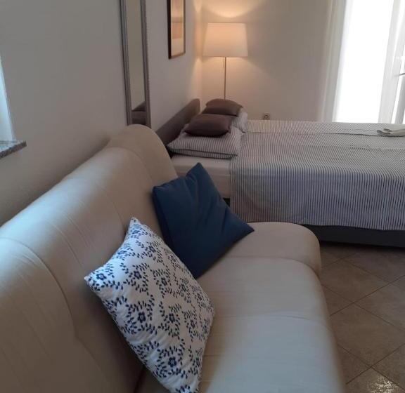 استودیو استاندارد با تخت کینگ, Apartman Mona