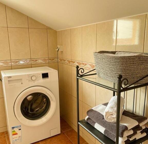 آپارتمان 1 خوابه, Apartman Mona