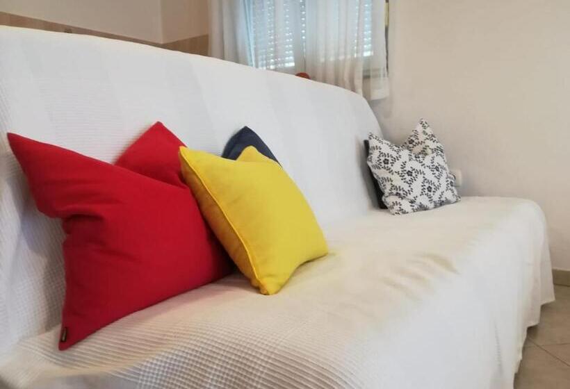 استودیوی استاندارد, Apartman Mona