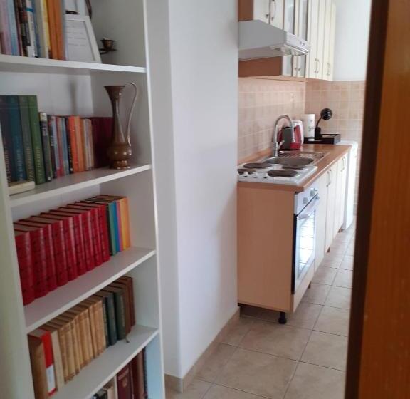 آپارتمان 1 خوابه, Apartman Mona