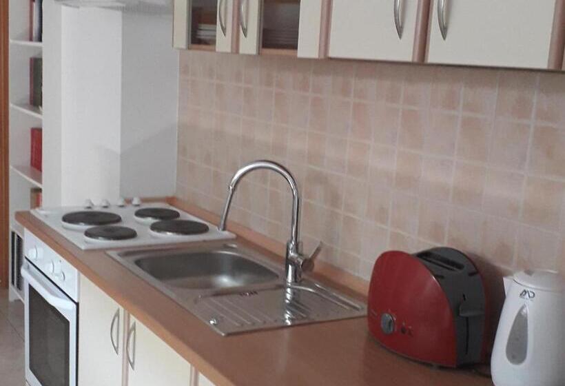 آپارتمان 1 خوابه, Apartman Mona