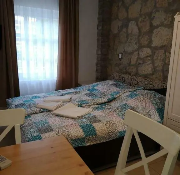 スタンダードスタジオ, Balaton Apartman Füred