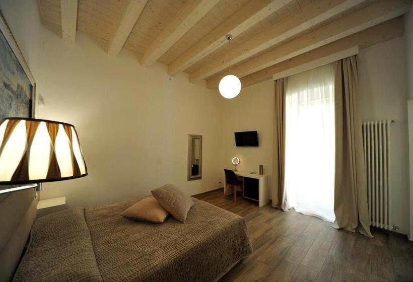 اتاق سوپریور با چشم‌انداز شهر, B&b Palazzo San Michele