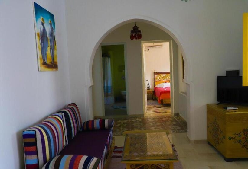 اتاق استاندارد با چشمانداز استخر, Dar El Jerbi