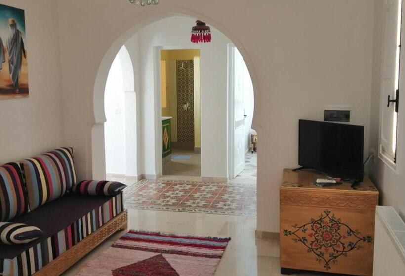 اتاق استاندارد با چشمانداز استخر, Dar El Jerbi