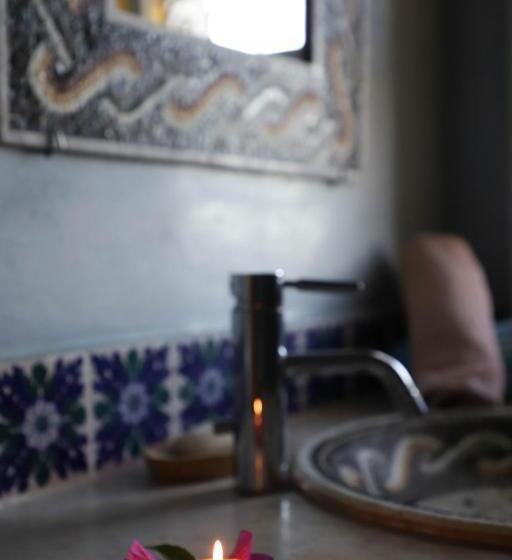 استودیو خانوادگی, Dar El Jerbi