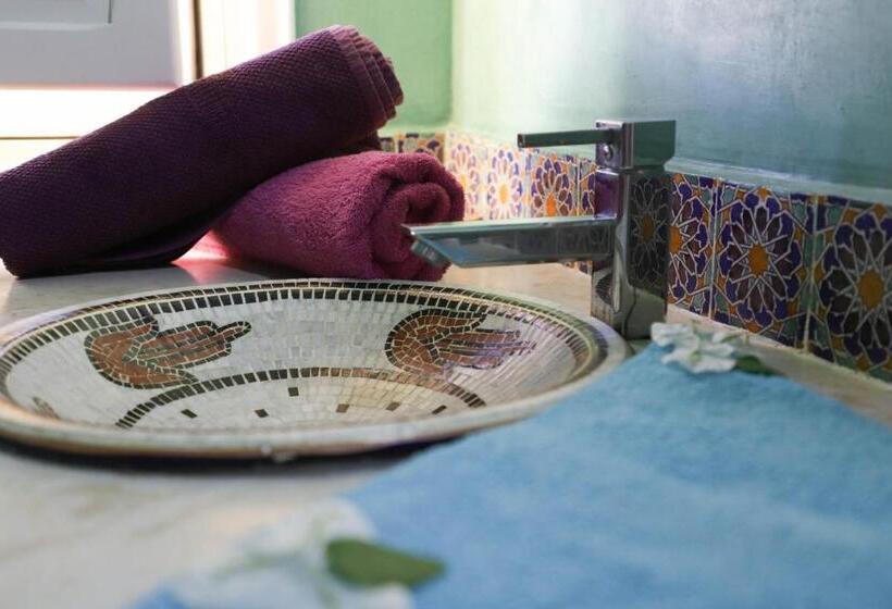 اتاق استاندارد چهار تخته, Dar El Jerbi