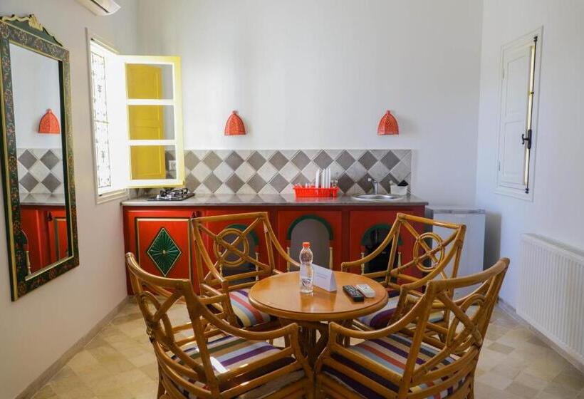 اتاق استاندارد چهار تخته, Dar El Jerbi