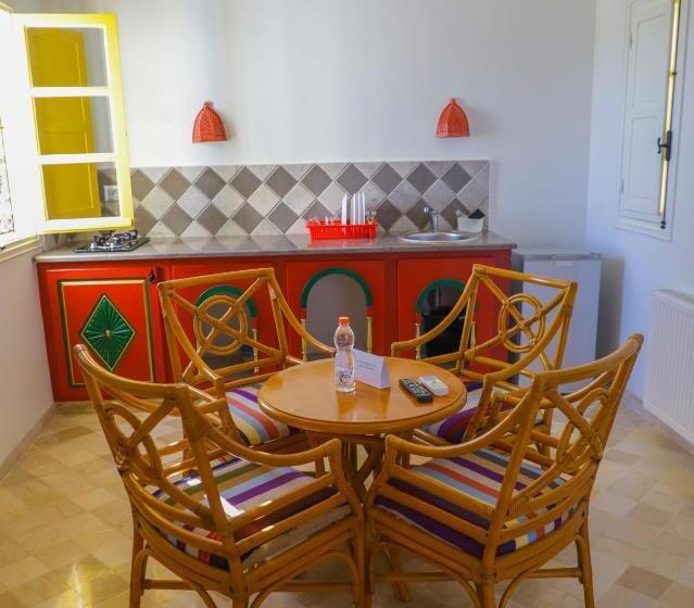 اتاق استاندارد چهار تخته, Dar El Jerbi